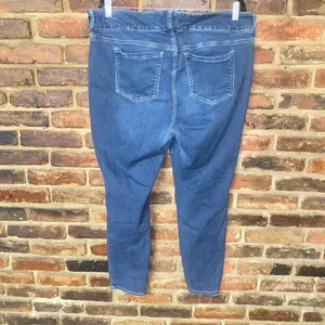 Torrid Medium Wash Blue Distressed Denim Stretch Jegging Jeans Women's Size 22 thumbnail 4