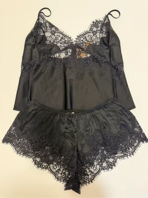SKIMS Silk Lace Black Onyx Cami & Short Set Size Medium thumbnail 1