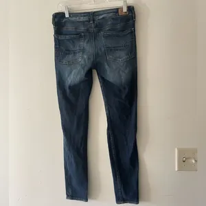 American‎ Eagle Distressed Dark Wash Jeggings thumbnail 2
