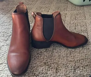 STEVE MADDEN DARE’S COGNAC Chelsea LEATHER BOOTS 9 thumbnail 1