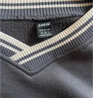 Las Vegas v neck sweatshirt Gray Size M thumbnail 3