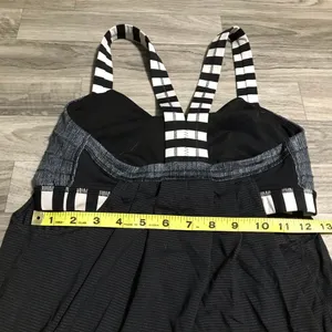 Lululemon Black and White built in bra; size 6 thumbnail 5