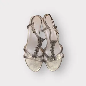David’s Bridal Gold Leather Sandals Heels Shoes Size 8.5 M thumbnail 3