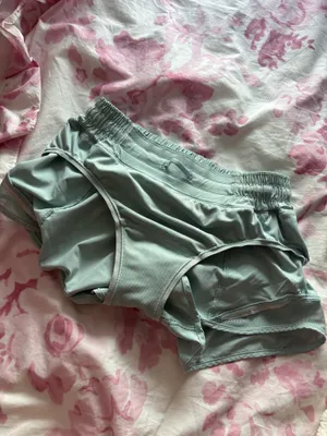 Lululemon Shorts Hotty Hot thumbnail 3