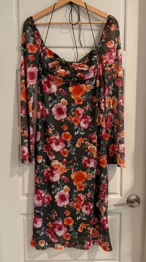 Vici Green Floral Fitted Long Sleeve‎ Midi Dress Size Large thumbnail 1