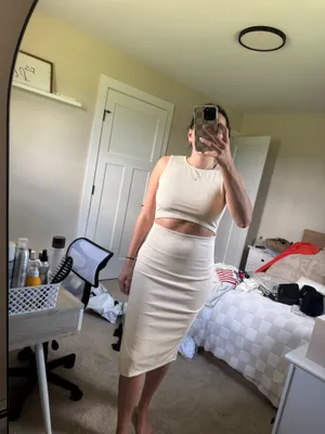 Women’s Amazon dress Tan Size M thumbnail 3