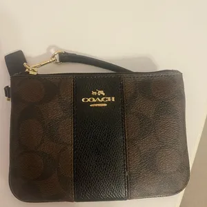 Coach Wristlet thumbnail 5