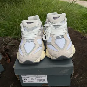 New Balance 9060 white & cream sneakers women size 5.5 #newbalance #trainers thumbnail 2