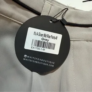 White Fox Its A Given Pants M NWT Gray Mid Rise Wide Leg Pleated Trousers thumbnail 5