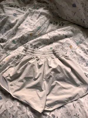 lululemon hotty hot shorts 4” thumbnail 2
