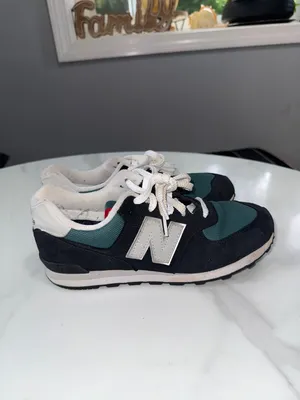 New Balance unisex Navy & Green Sneakers with White Accents thumbnail 2