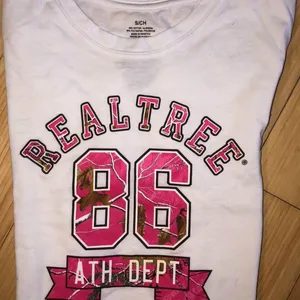 Realtree Ladies White Pink Camo Tee Size S NEW NWOT thumbnail 2