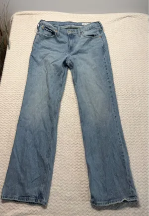 Gap Relaxed Straight Mid Rise Light Wash Blue Denim Jeans Size 30 10R 4435 thumbnail 1
