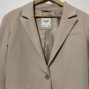 Abercrombie & Fitch Boyfriend Blazer Size Small in Light Brown Cream thumbnail 4