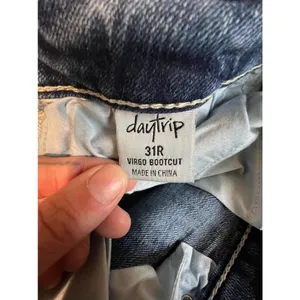 Daytrip Mid-Rise Virgo Bootcut Medium Wash Denim Jeans With Fading thumbnail 5