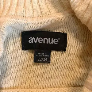 Avenue 22/24 Women’s Yellow Turtleneck Sweater thumbnail 7