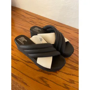 Sorel Cameron Puff Flatform Slide
Sandal size 8 thumbnail 2