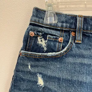Abercrombie Mom Short‎ Mid Rise Curve Love Size 24 Distressed Denim Shorts thumbnail 6
