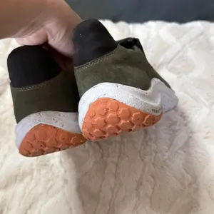 Holo‎ Footwear Waterproof Slip On Sneakers Olive Green Women US 9 thumbnail 5