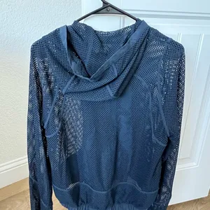 Lululemon Women's Navy Mesh Jacket thumbnail 3