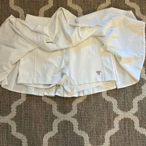 TNA Aritzia pleated tennis skirt women’s size large thumbnail 2