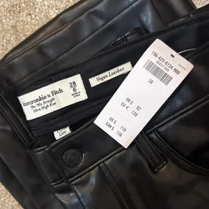 Abercrombie & Fitch Curve Love Black Straight Leg Leather Pants thumbnail 4