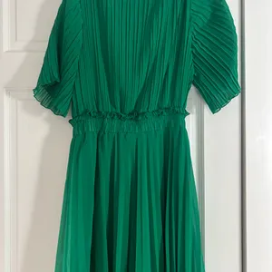 Zara pleated green dress thumbnail 6