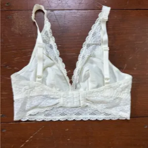 Wacoal Ivory Lace Bralette thumbnail 3