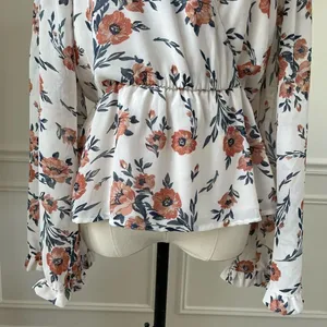 June & Hudson Bell Sleeve Crossfront Peplum Blouse Floral Chiffon M thumbnail 4