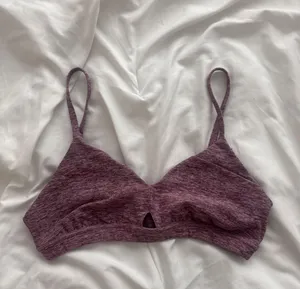 Alo Sports Yoga Bra thumbnail 1