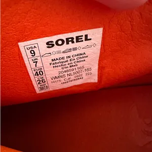 Sorel Women's Brex Orange Heel Lug Sole Chelsea Boots Size 9 thumbnail 7