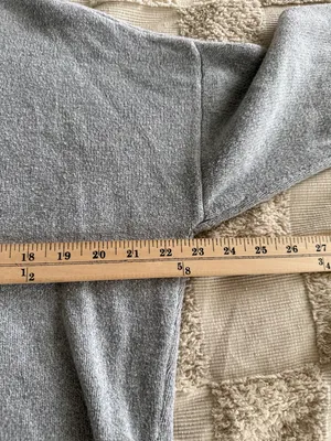 Hollister Easy Teddy Bear Graphic Crew Sweater size XS‎ Oversized thumbnail 4