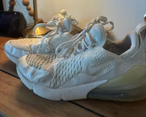 Nike Air Max 270 thumbnail 1