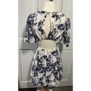 Forever 21 Navy Floral Cutout ALine Dress Women‎ Size Small thumbnail 4