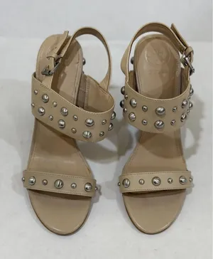 Size 7.5 Women’s Guess Sandals Cheree 2 Leather Beige thumbnail 1