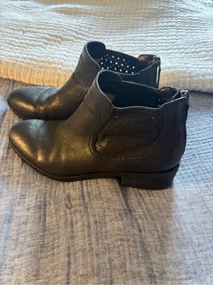 Comfortiva Black Leather Ankle Booties - Minimalist Zip Back thumbnail 8