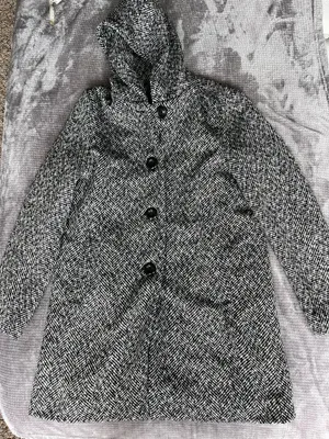 Laura Scott Coat  thumbnail 1