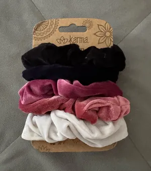 Scrunchie Multiple thumbnail 1