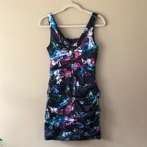 EXPRESS Draped Floral Cocktail Dress Sz 2 thumbnail 5