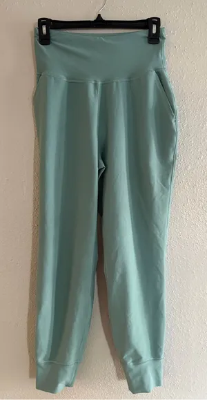 Old Navy Active Powersoft Joggers Size M Activewear Athleisure High Waisted thumbnail 1