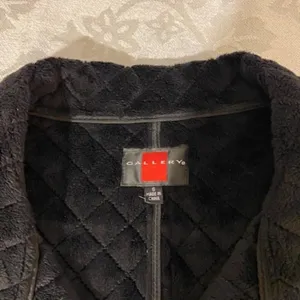 EUC Gallery Coat, Size Sm, Black thumbnail 8