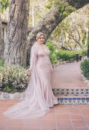 & Other Stories Blush & Burgundy Bridal Bundle – Dusty Rose Gown, Handmade Veil, Necklace & Rose Hair Accessory thumbnail 2