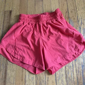 Lululemon Shorts Womens 6 Pink Running Lined Zip Pocket Elastic Waist Athletic thumbnail 1