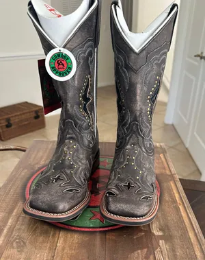 Laredo Cowboy Boots thumbnail 1