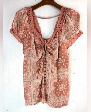Willow-root M Babydoll Crocheted Lace Trimmed Top in Mauve thumbnail 1
