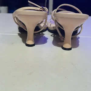 As seen on Kate Upton piepiebuy kitten heel sandals size 9.5 thumbnail 5