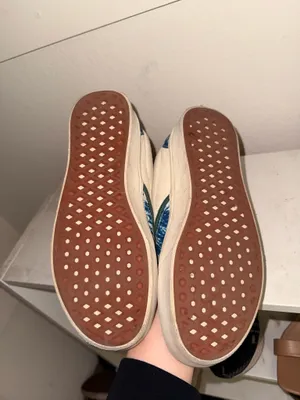 ComfyCush Vans thumbnail 4
