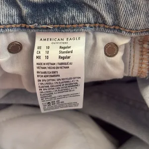 Women’s American Eagle jeans thumbnail 6