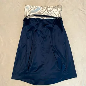 Y2K- Body Central Strapless Dress- Frilly White & Navy with Pockets- Size M- NWT thumbnail 6