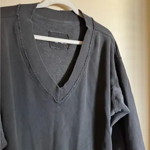 Aerie Vacay Every‎ Day V-Neck Sweater Size Medium Charcoal Black thumbnail 3